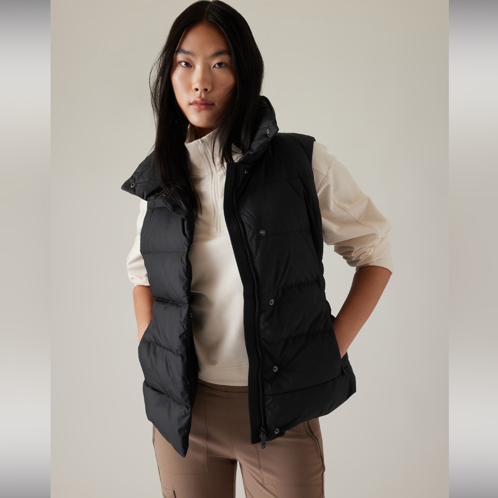 Athleta Downtown Puffer Vest- small